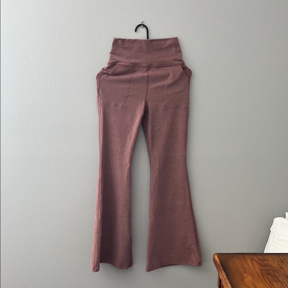 High-Waisted Flare Pants - Mauve